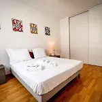 Apartment Lucia - Proche Mer, Balcon, Clim - By Tgb *