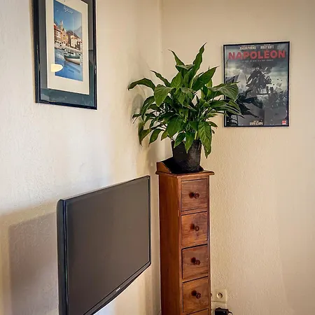 Apartment Lucia - Proche Mer, Balcon, Clim - By Tgb *